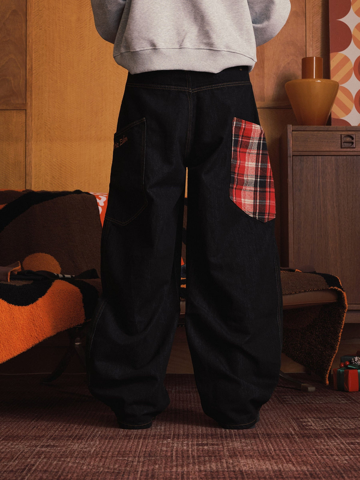 Plaid Pocket Barrel Loose Jeans Black - Aelfric Eden
