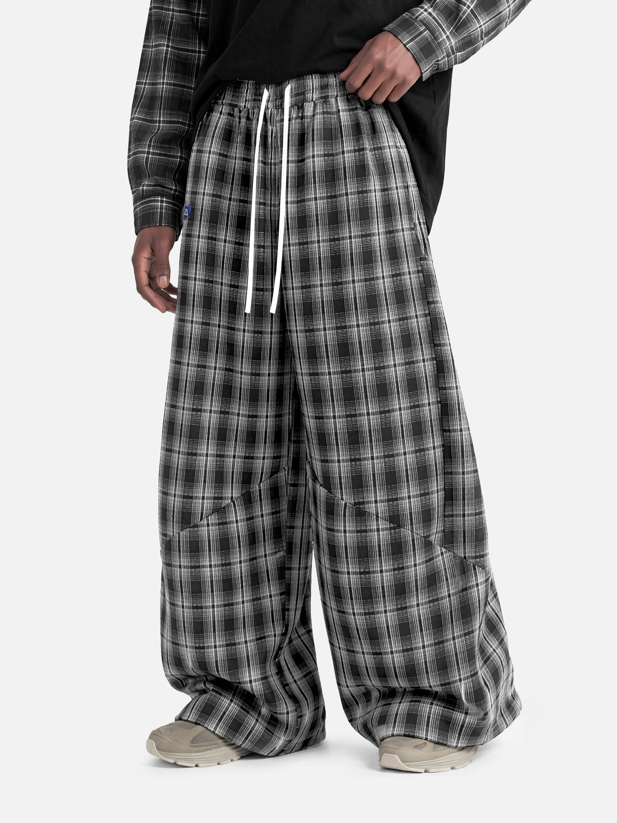 Plaid Baggy Sweatpants Black - Aelfric Eden